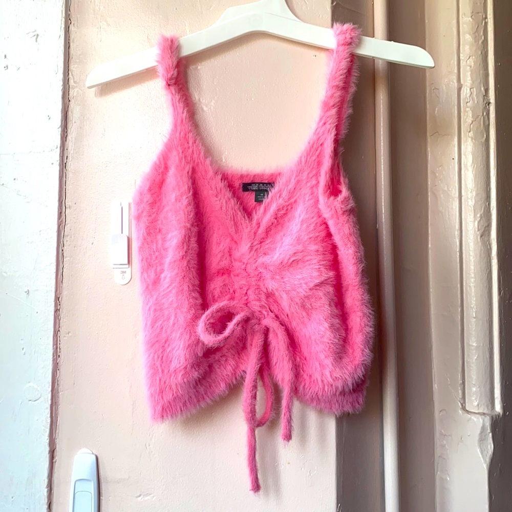 Médium wild fable ( target brand ) faux fur pink cami with v neck & scrunch tie